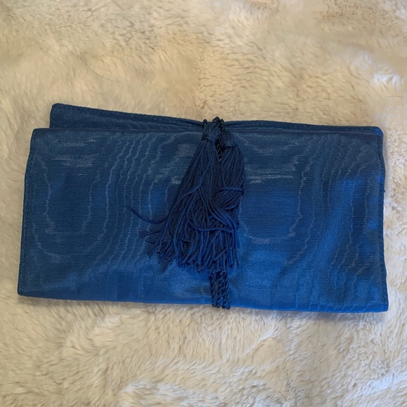 Crabtree & Evelyn Handbags - Crabtree & Evelyn jewelry/makeup roll